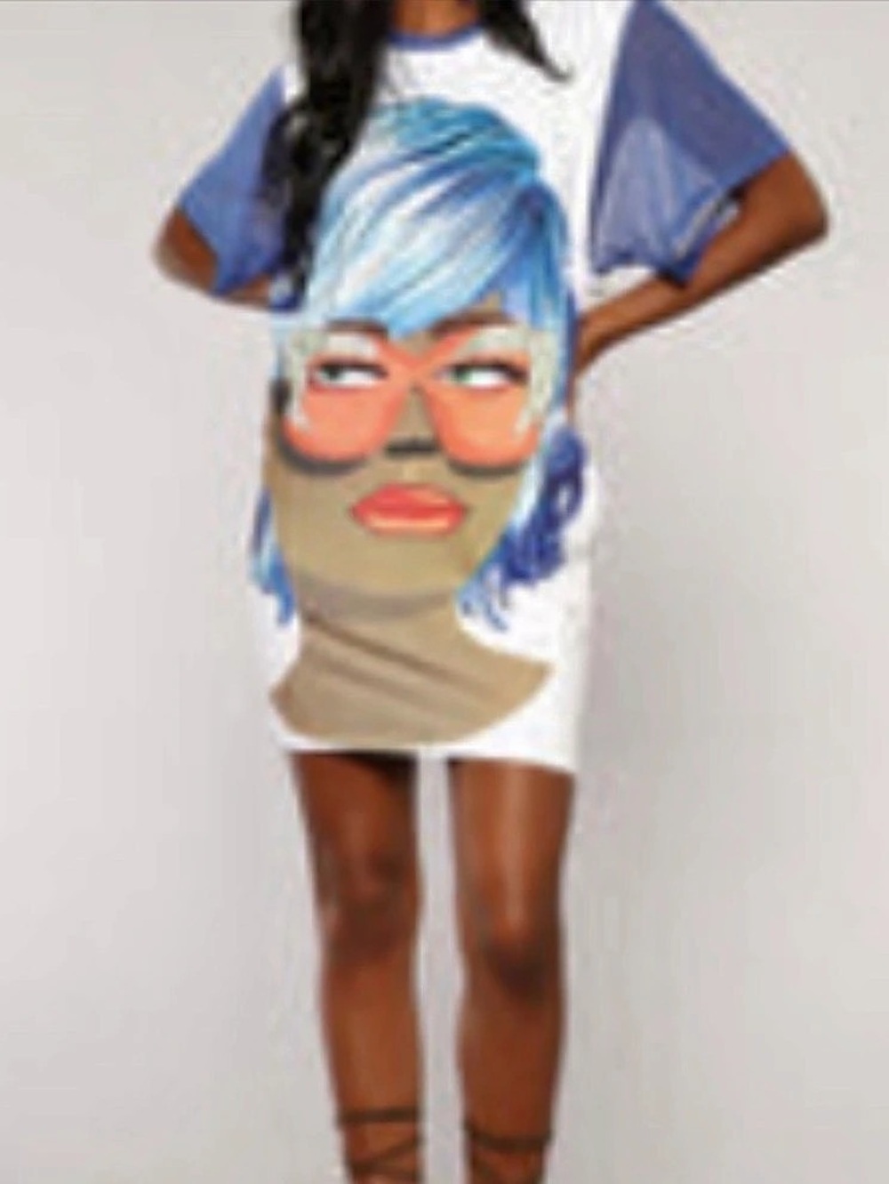 Graphic Short Sleeve Tee in Blue & White Like New